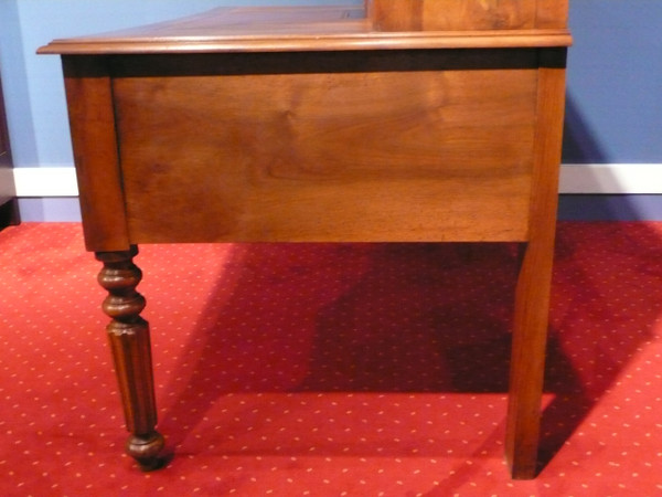 Bureau à gradin en noyer d’époque Louis-Philippe