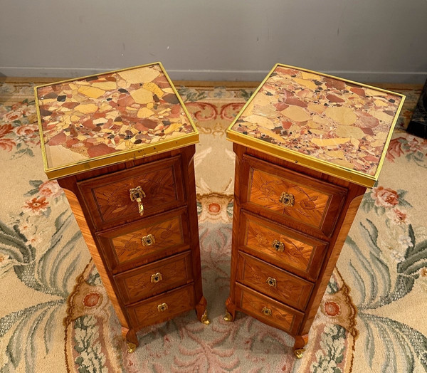 Paire De Petits Chiffonniers De Style Transition Louis XV Louis XVI XIXème