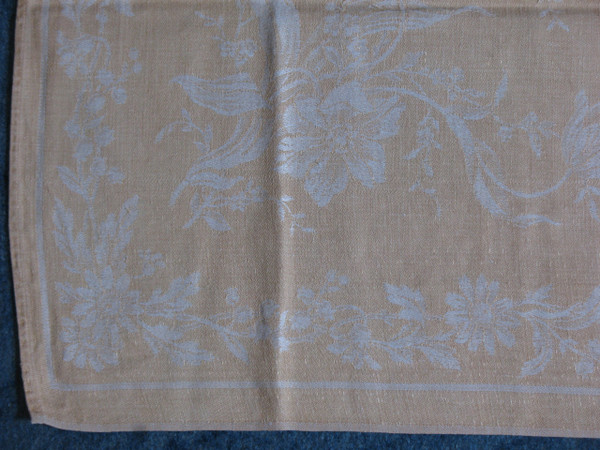 12 napkins in cream floral damask with CR embroidered initials from the early 20th century