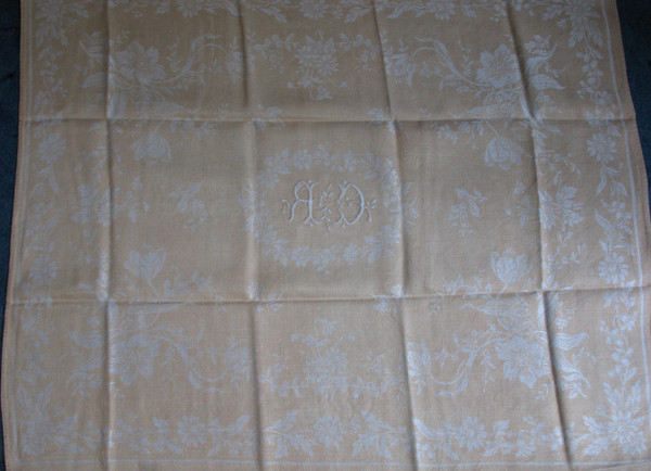 12 napkins in cream floral damask with CR embroidered initials from the early 20th century