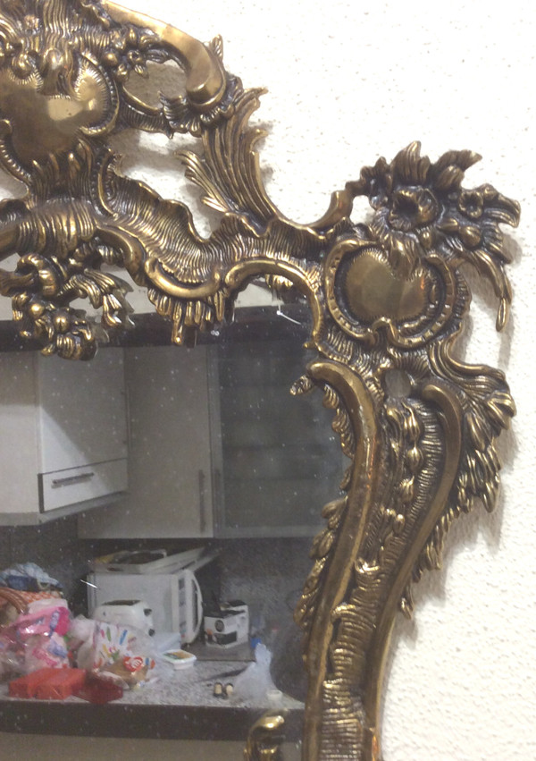 Konturenspiegel aus vergoldeter Bronze Stil Louis XV
