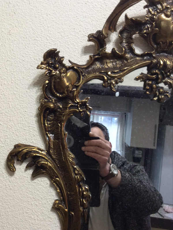 Konturenspiegel aus vergoldeter Bronze Stil Louis XV
