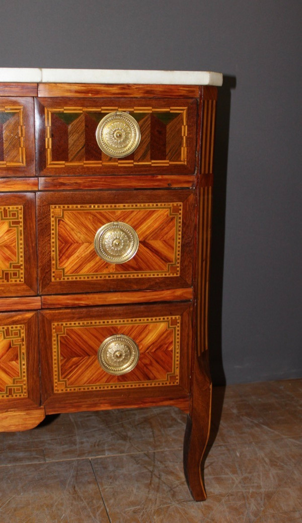 Cassettiera a intarsio di transizione del XVIII secolo