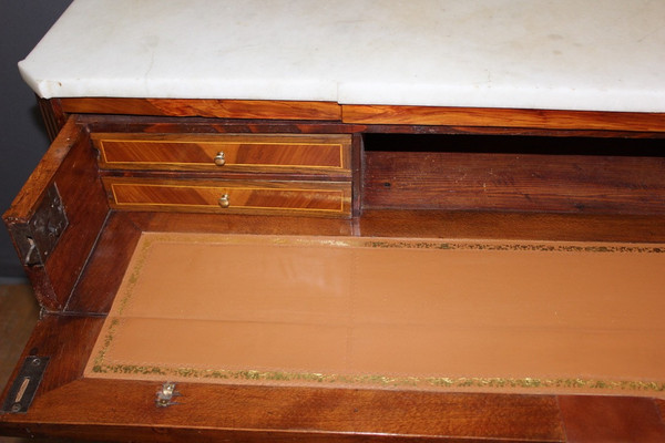 Cassettiera a intarsio di transizione del XVIII secolo