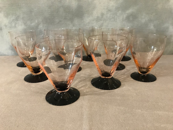 Ensemble de 10 verres Art Déco, vers 1940 légèrement fumé 