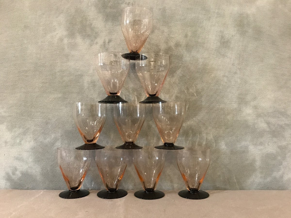 Ensemble de 10 verres Art Déco, vers 1940 légèrement fumé 