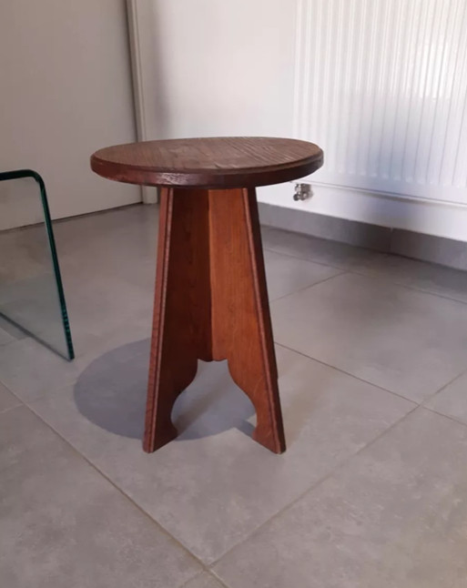 Alter Hocker aus massiver Eiche Volkskunst
