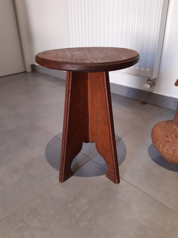 Alter Hocker aus massiver Eiche Volkskunst