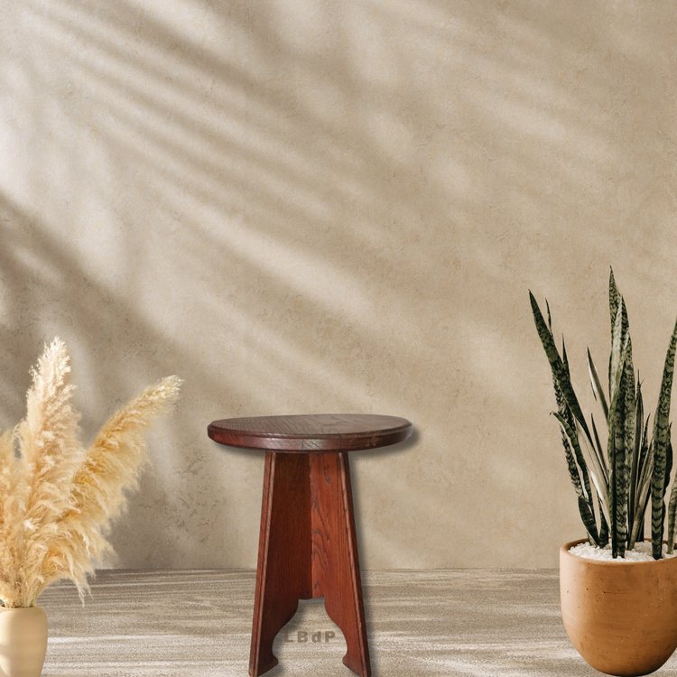 Alter Hocker aus massiver Eiche Volkskunst