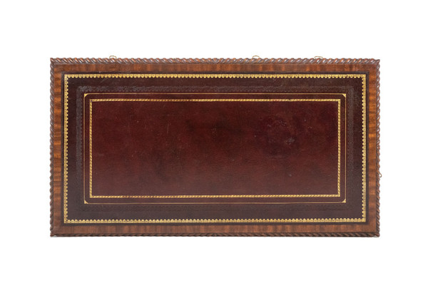 Table, ou bureau, de style Chippendale en acajou. Circa 1950. LS5932456G