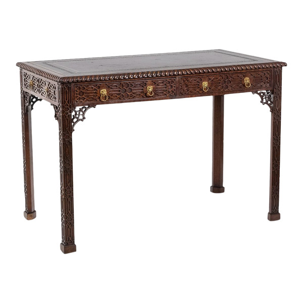 Table, ou bureau, de style Chippendale en acajou. Circa 1950. LS5932456G