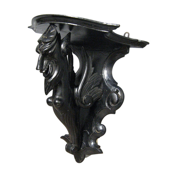Console D’applique En Bois Sculpté à Tête De Diable. 