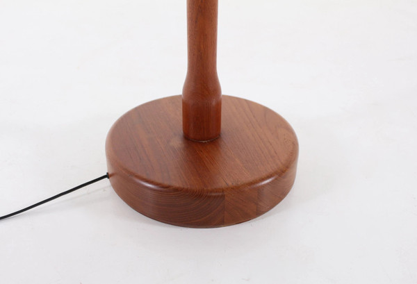 Scandinavian floor lamp