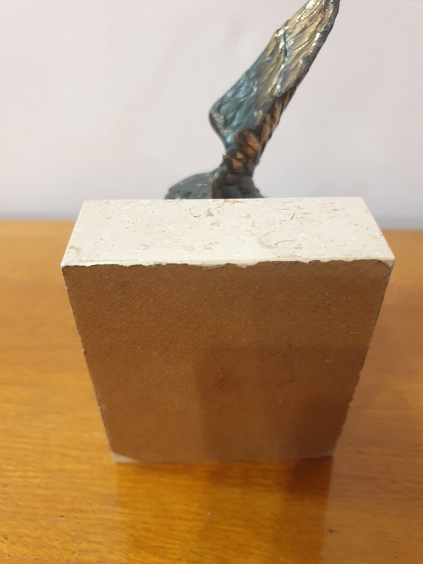 Papierpresse mit Adlerfigur