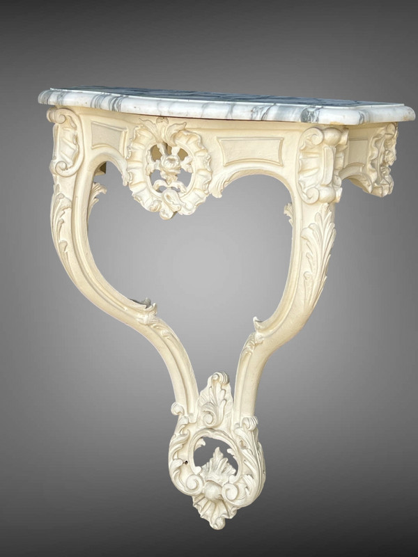 PAIRE DE CONSOLES XIXe EN BOIS SCULPTÉ RECHAMPIES BLANC DE STYLE LOUIS XV