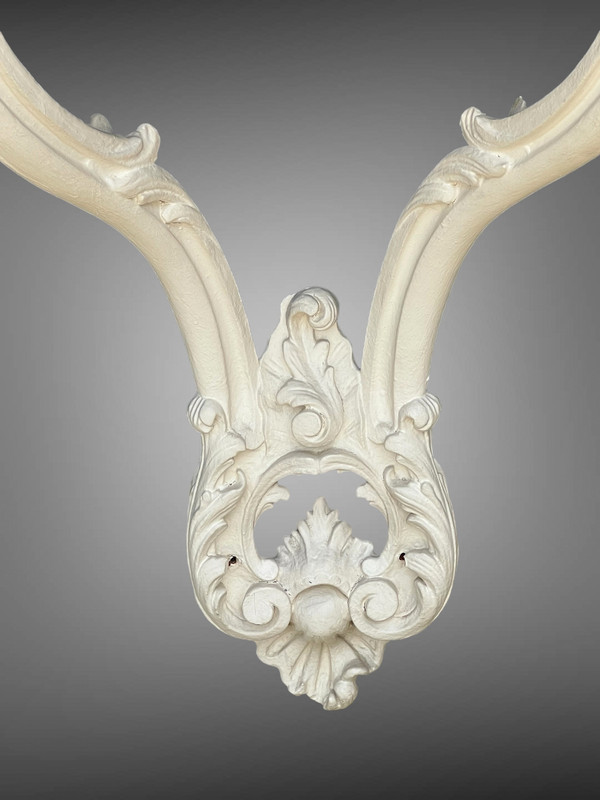 PAIRE DE CONSOLES XIXe EN BOIS SCULPTÉ RECHAMPIES BLANC DE STYLE LOUIS XV