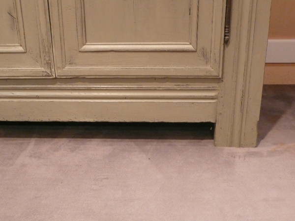 Piccola credenza dipinta in stile Luigi XIV.