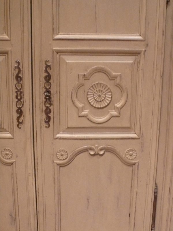 Piccola credenza dipinta in stile Luigi XIV.