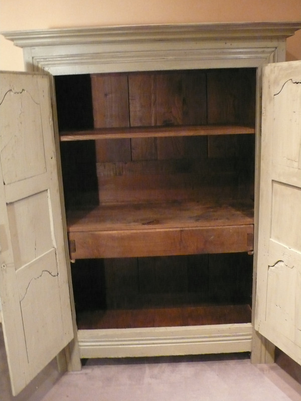 Piccola credenza dipinta in stile Luigi XIV.