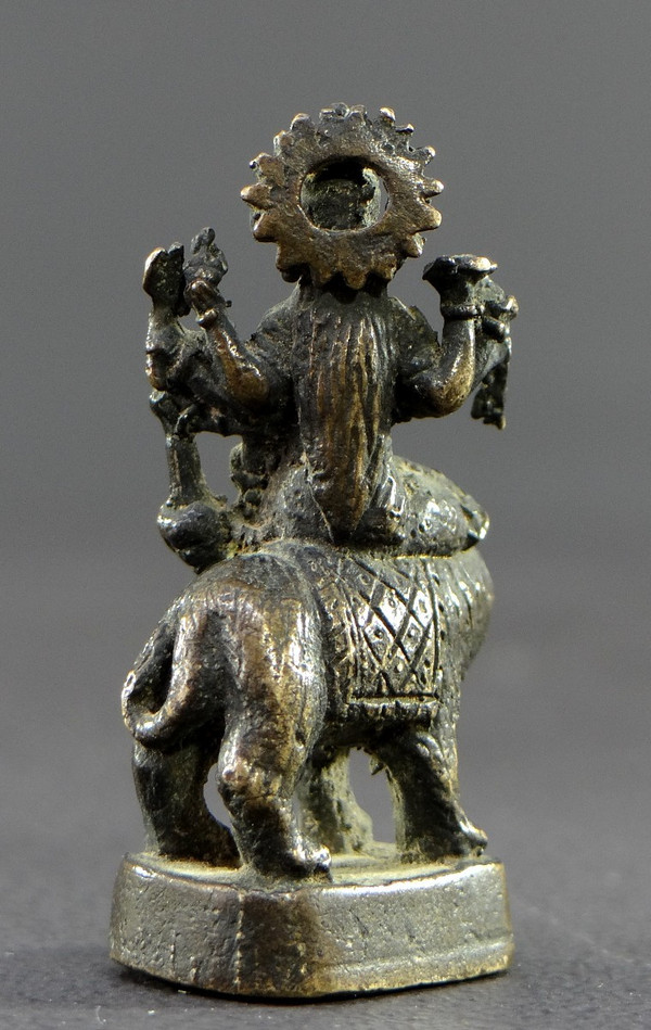 Inde, XIXe Siècle, Rare Statue Miniature De La Déesse Hindoue Durga, En Tenue d'Apparat.