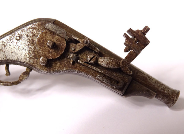 Petit Pistolet à Rouet Miniature Fer Forgé Ateliers Nuremberg Allemagne 16è