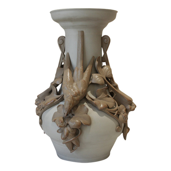 Vaso in gres con rondini e maschere, ceramica di Sarreguemines, fine XIX secolo