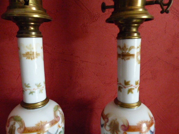 coppia di lucerne opaline del XIX secolo