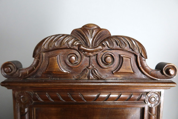 Suite di 12 poltrone in stile rinascimentale