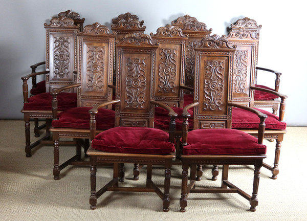 Suite di 12 poltrone in stile rinascimentale