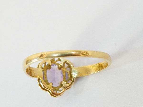 Bague en OR jaune 18 carats avec amethyste