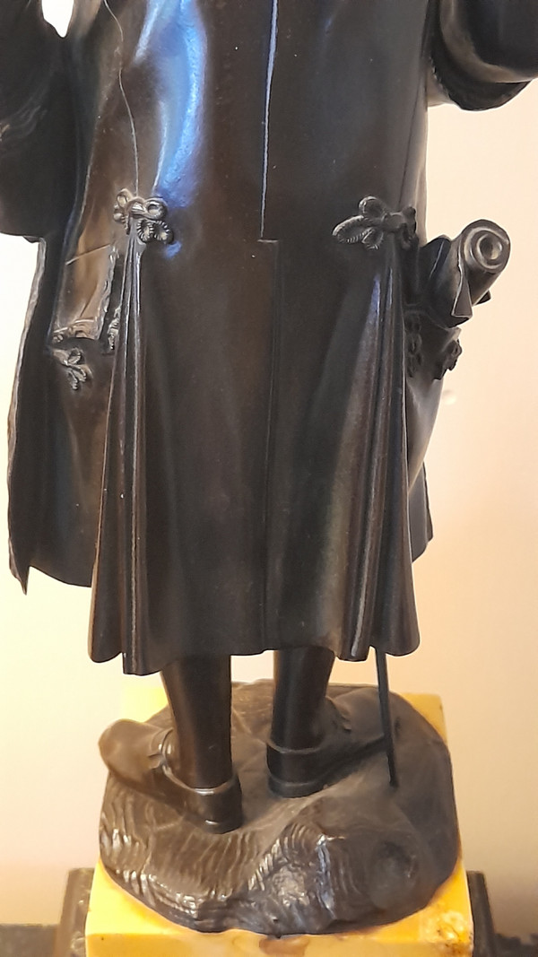 Voltaire (1694~1778) Bronzo patinato su base in marmo di Siena 
