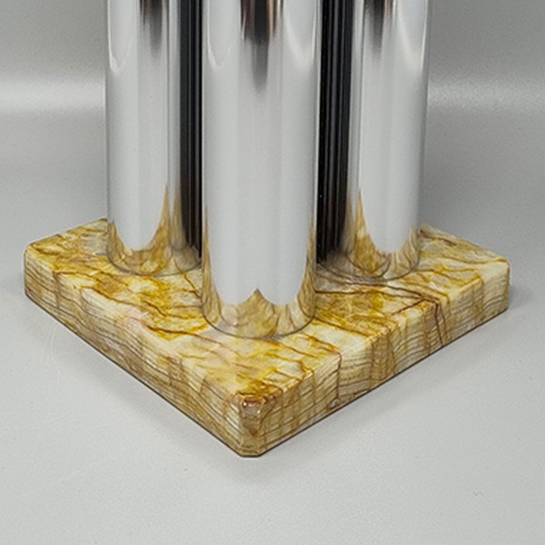 Vase étonnant de l’ère spatiale des années 1970. Fabriqué en Italie