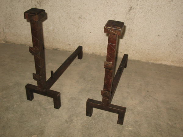Coppia di candelabri in ferro battuto di epoca Art Déco