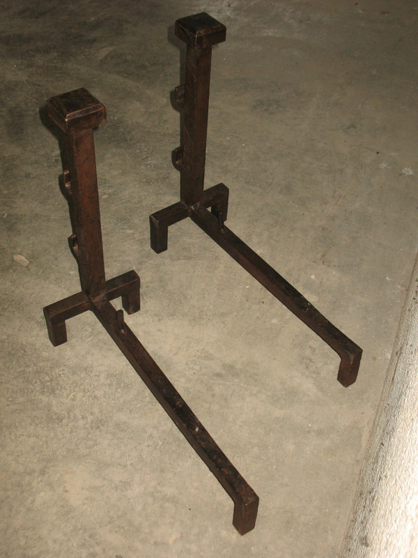 Coppia di candelabri in ferro battuto di epoca Art Déco