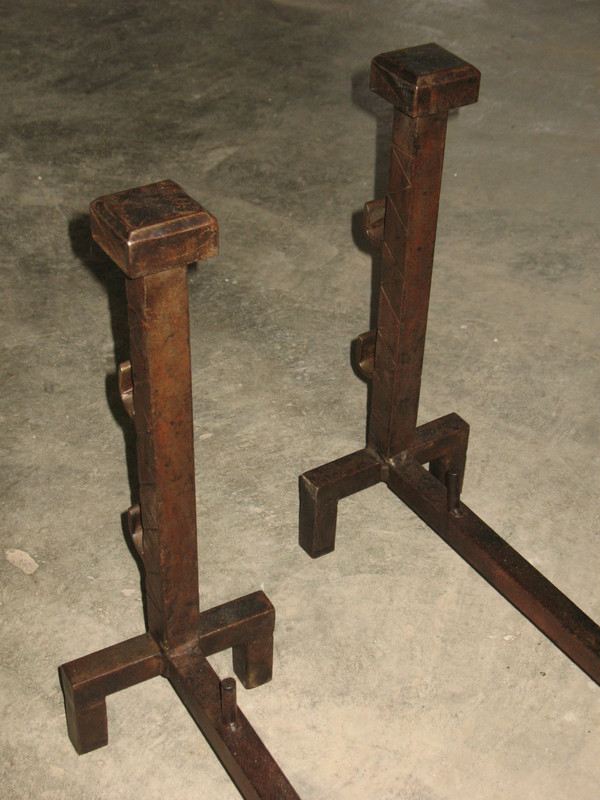 Coppia di candelabri in ferro battuto di epoca Art Déco