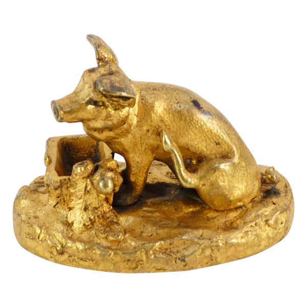 Kleines Schweinchen mit Kübel aus vergoldeter Bronze