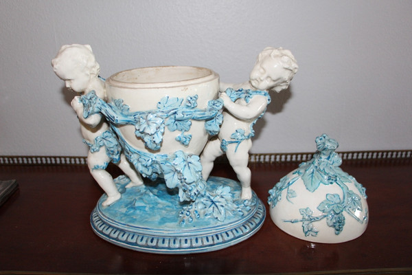 Grande zuccheriera in maiolica del XIX secolo