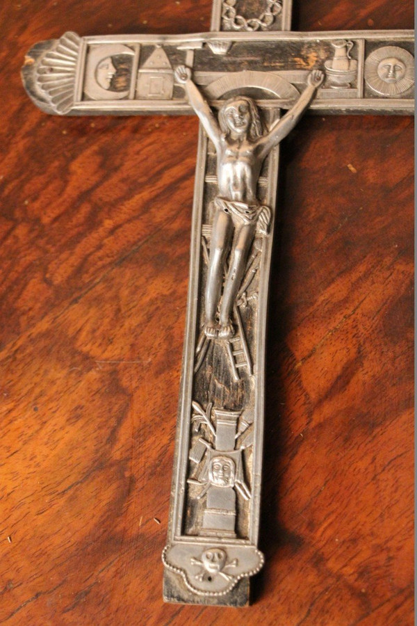 Croce in argento massiccio del XIX secolo