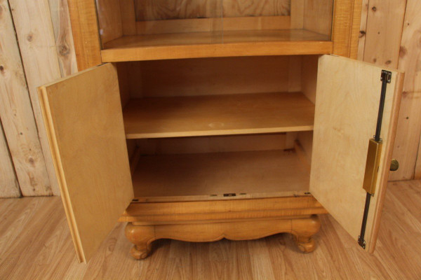 Wavy Sycamore Art Deco Display Case