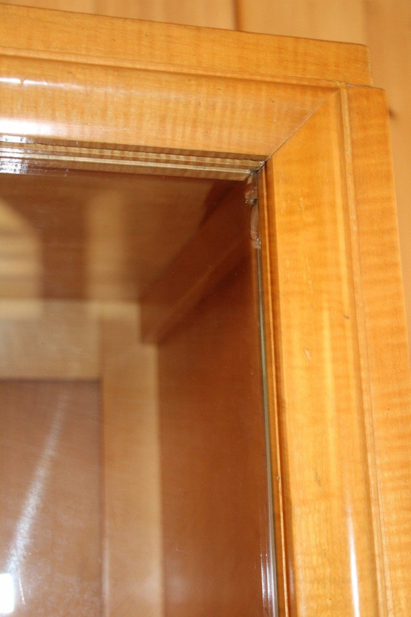 Wavy Sycamore Art Deco Display Case