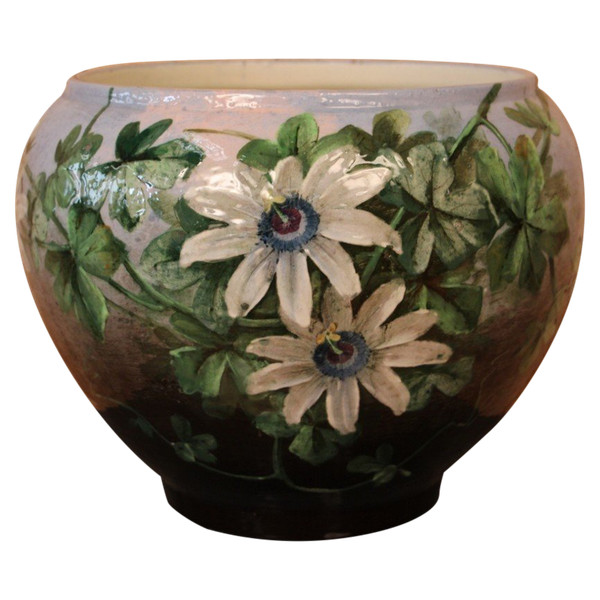 Vaso cache di Jerome Massier a Vallauris con passiflore