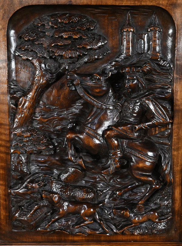 Rare Petit Cabinet Renaissance en Noyer Massif – 2ème partie XIXe