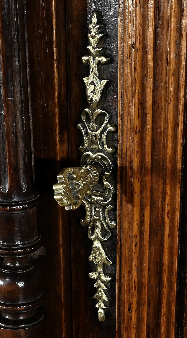 Rare Petit Cabinet Renaissance en Noyer Massif – 2ème partie XIXe