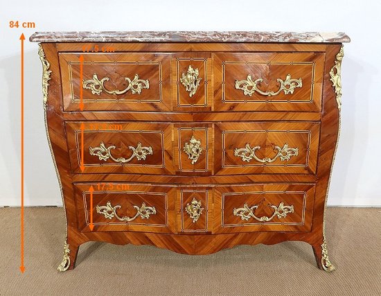 Commode Tombeau en Marqueteries de Bois Régionaux, époque Louis XIV – XVIIIe