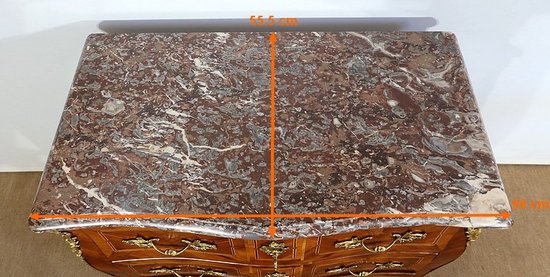 Commode Tombeau en Marqueteries de Bois Régionaux, époque Louis XIV – XVIIIe