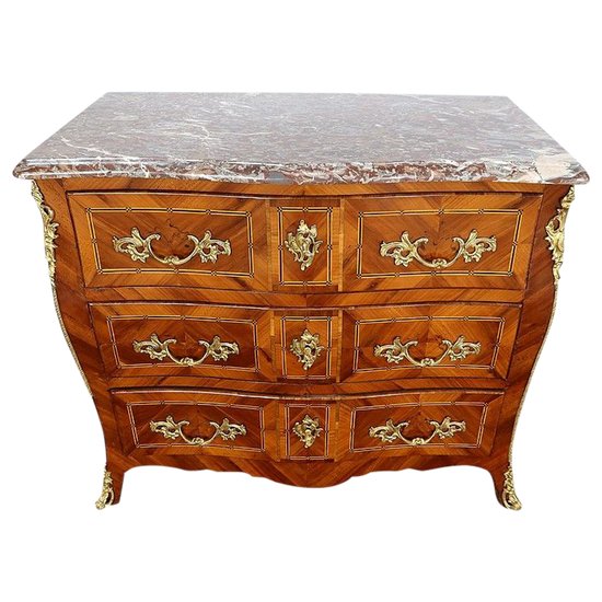 Commode Tombeau en Marqueteries de Bois Régionaux, époque Louis XIV – XVIIIe