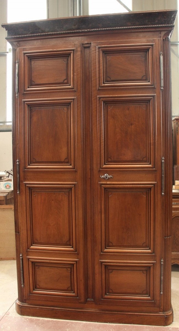 Important 18th Century Regency Chateau Display Cabinet