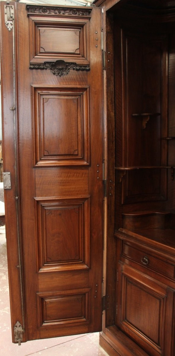 Important 18th Century Regency Chateau Display Cabinet