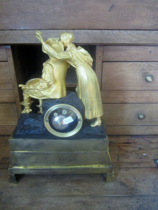 Uhr Aus vergoldeter Bronze aus der Restaurationszeit