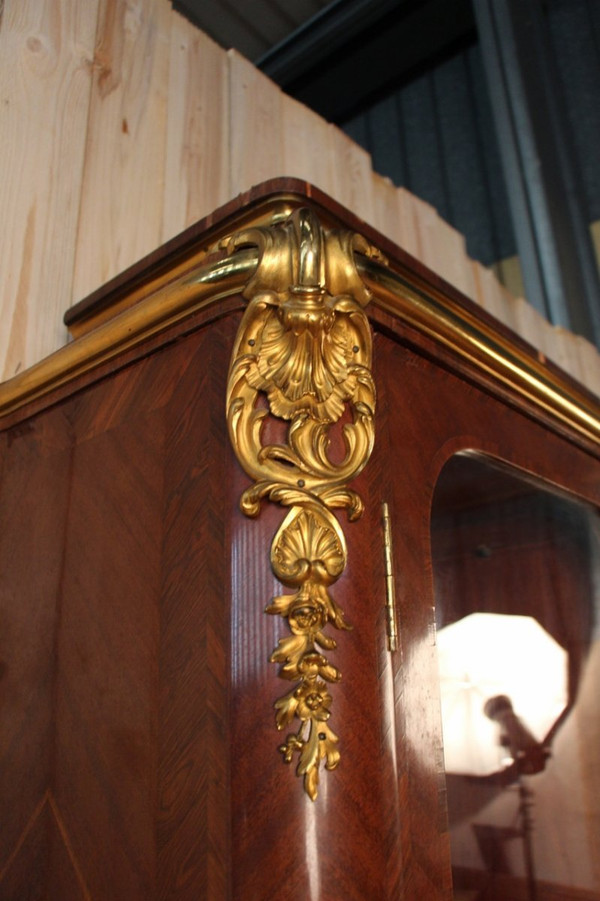 Grande libreria in bronzo dorato e impiallacciato, XIX secolo